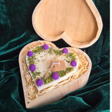 Herzkerze mit gemischten Beeren, vegan und rustikal, in Holz-Geschenkbox