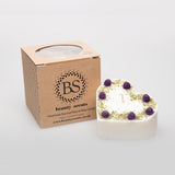 Große Herzkerze mit Brombeere
